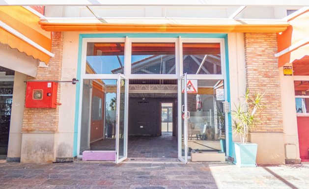 Commercial - Reventa - La Finca Golf - Algorfa