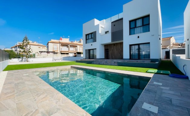 Detached House / Villa - New Build - Torrevieja - Torrevieja