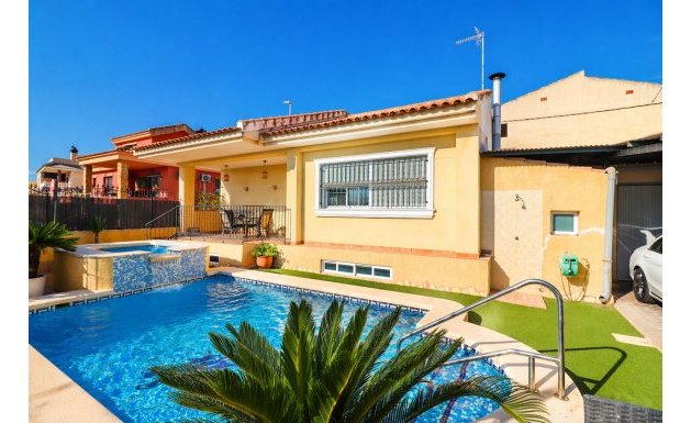 Detached House / Villa - Resale - Almoradí - El Saladar