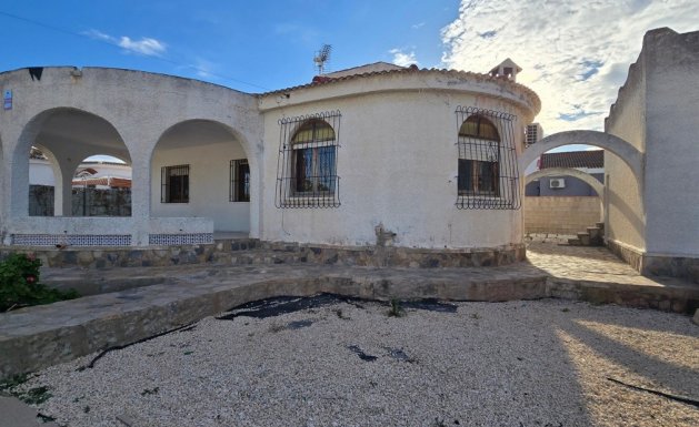 Detached House / Villa - Resale - Torrevieja - El chaparral