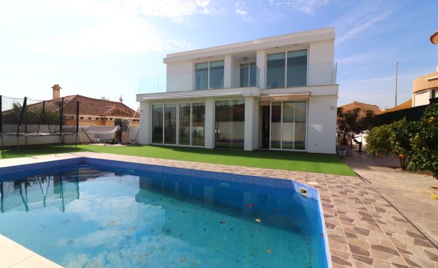 Detached House / Villa - Reventa - La Marina - La Marina - Urbanization