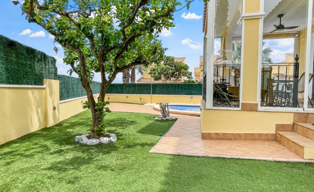 Detached villa - Herverkoop - Orihuela Costa - Los Dolses