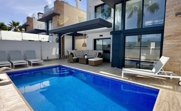 Detached villa - Resale - Orihuela Costa - Lomas de Cabo Roig