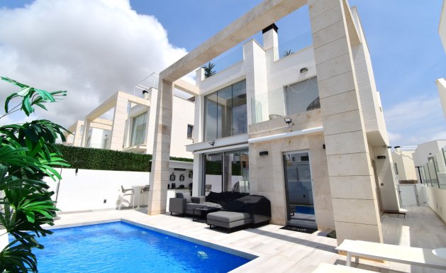 Detached villa - Resale - Orihuela Costa - Lomas de Cabo Roig