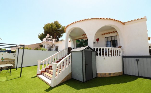 Detached villa - Resale - Orihuela Costa - Villamartin