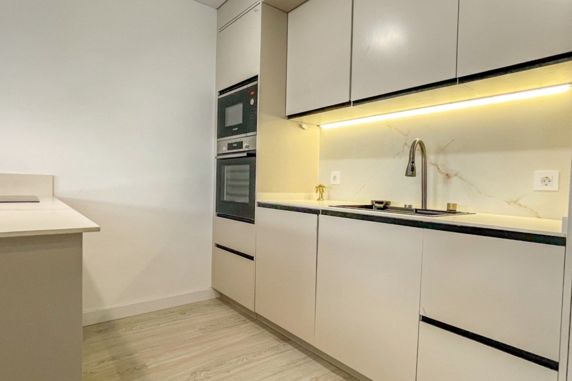 Herverkoop - Apartment - Torrevieja - El Acequión - Los Náufragos