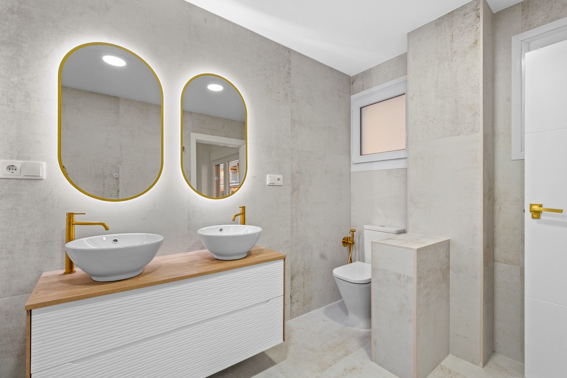 Herverkoop - Apartment - Torrevieja - Playa del Acequión