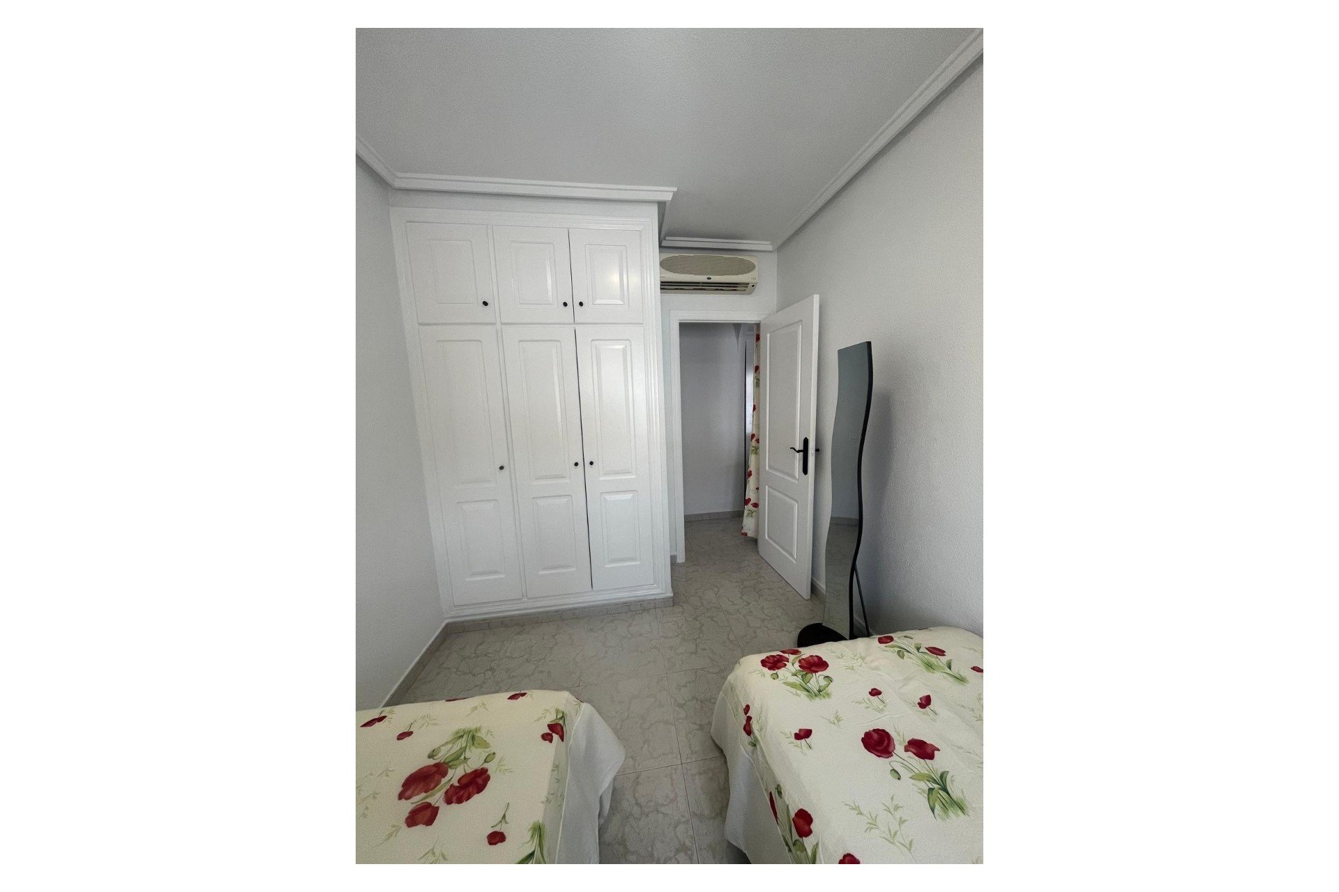 Herverkoop - Chalet - Dona Pepa