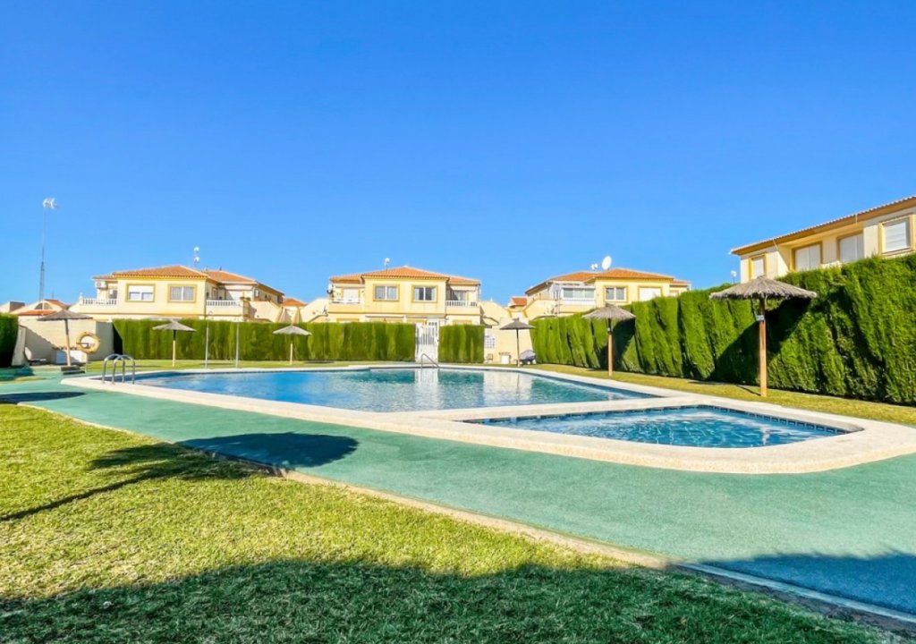 Herverkoop - Chalet - Orihuela Costa - Playa Flamenca