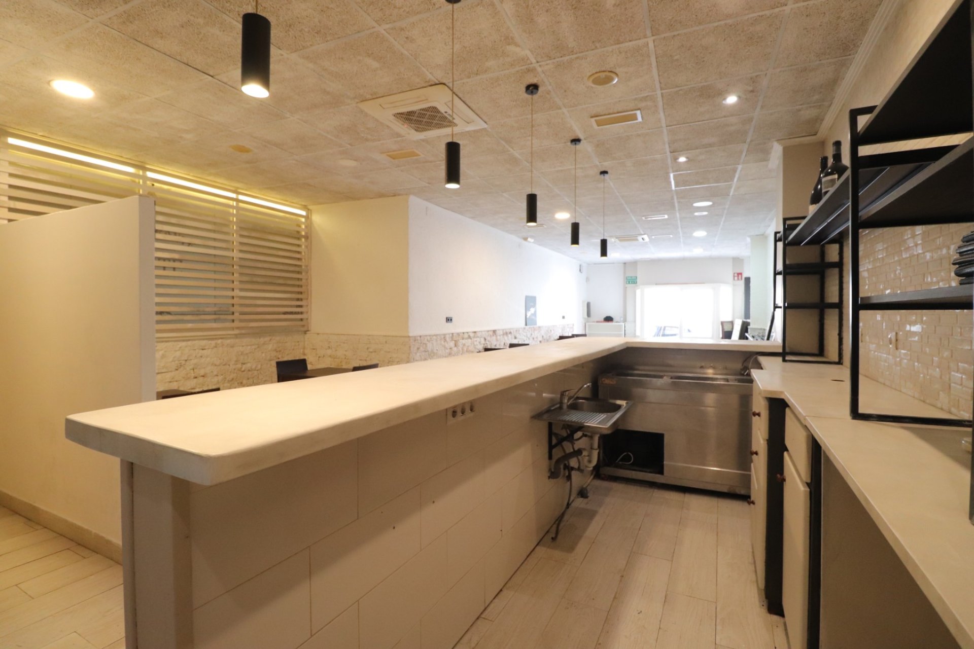 Herverkoop - Commercial - Benijofar - Benijofar - Village