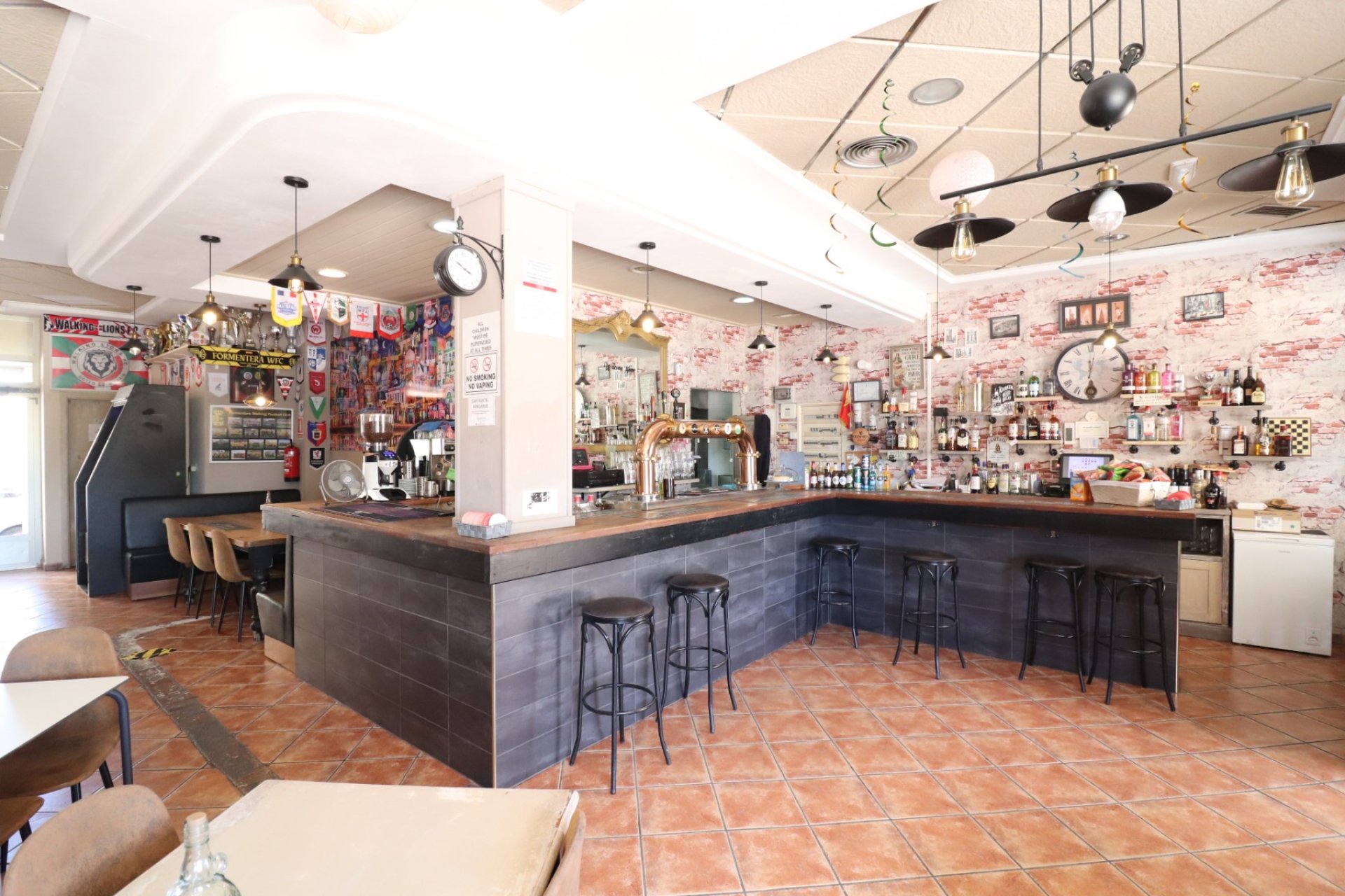 Herverkoop - Commercial - Formentera del Segura - Formentera - Village