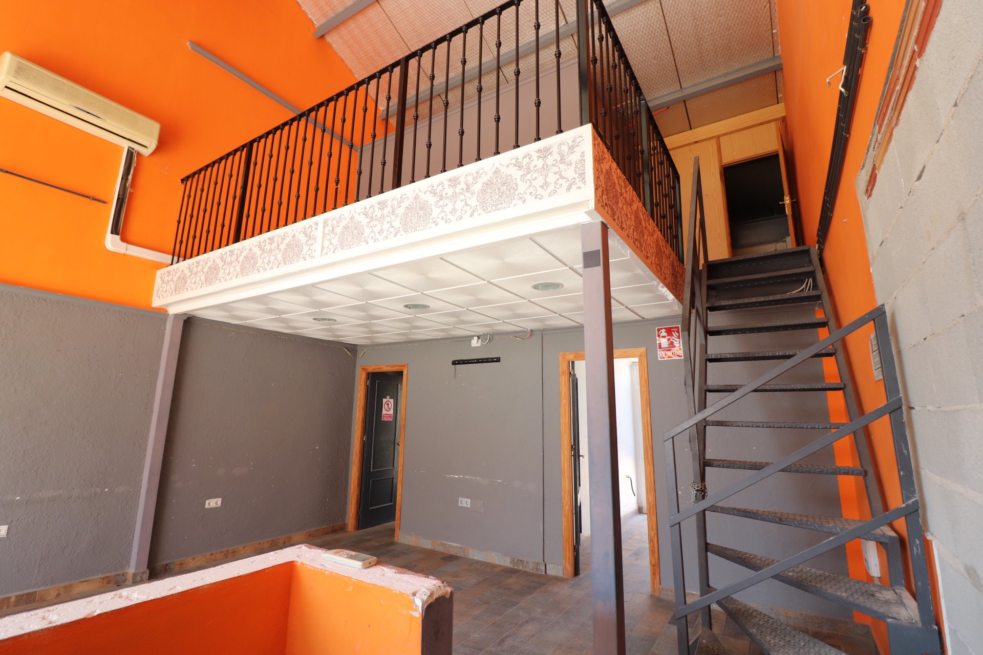 Herverkoop - Commercial (Freehold) - Algorfa - La Finca Golf Resort