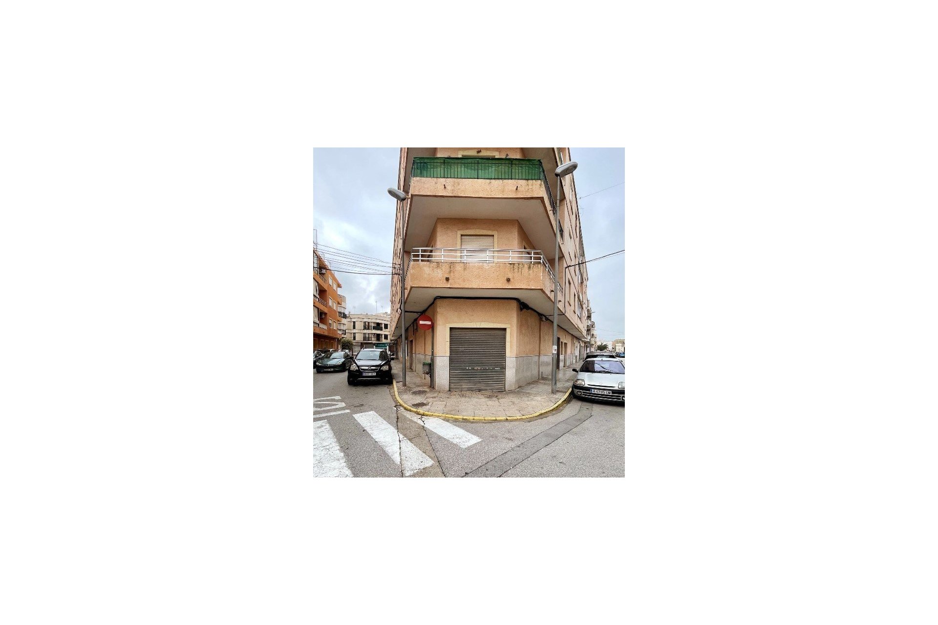Herverkoop - Commercial space - Formentera del Segura