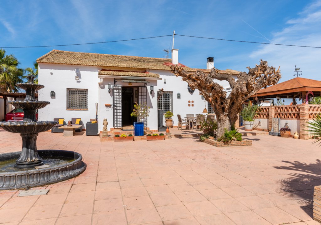 Herverkoop - Country House - Daya Nueva