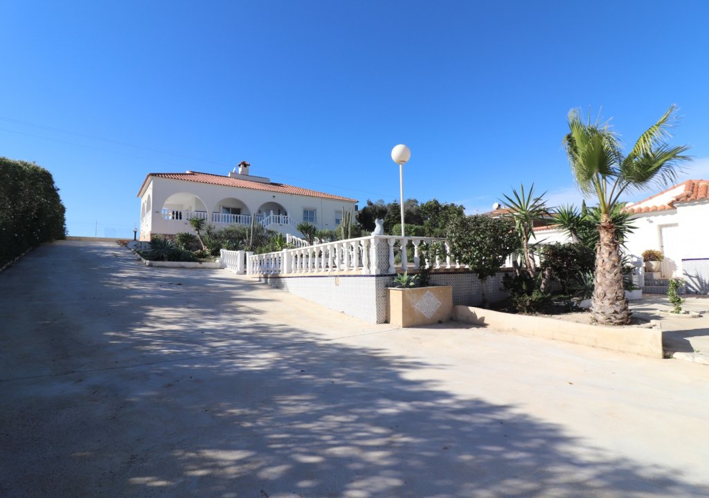 Herverkoop - Detached House / Villa - Algorfa - Lomas de La Juliana