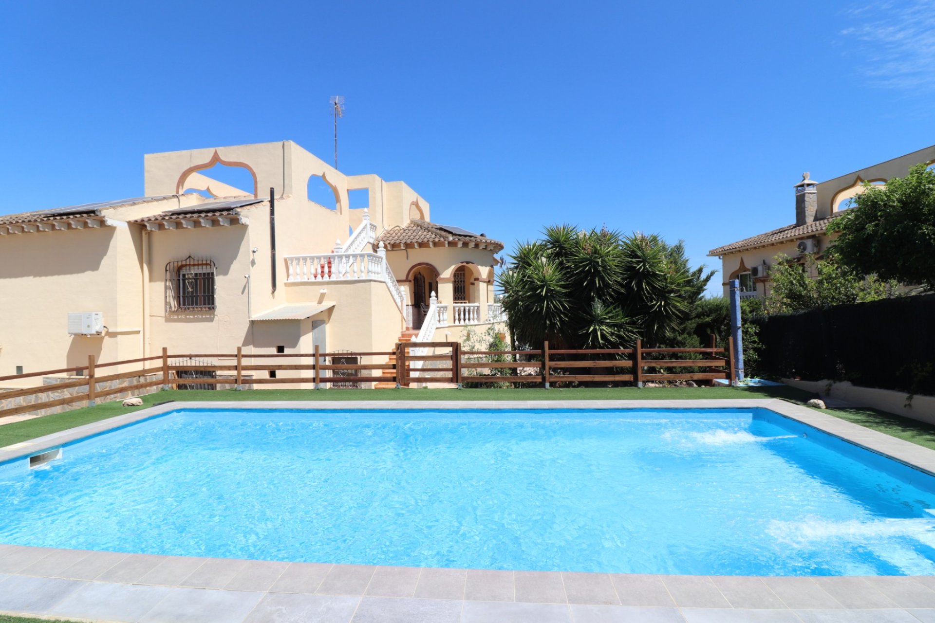 Herverkoop - Detached House / Villa - Algorfa - Lomas de La Juliana