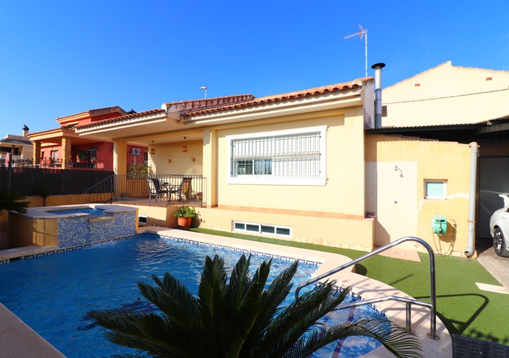 Herverkoop - Detached House / Villa - Almoradi - El Saladar