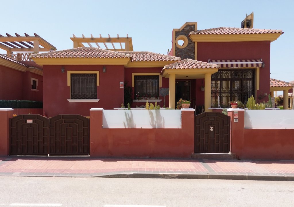 Herverkoop - Detached House / Villa - Lo Crispin