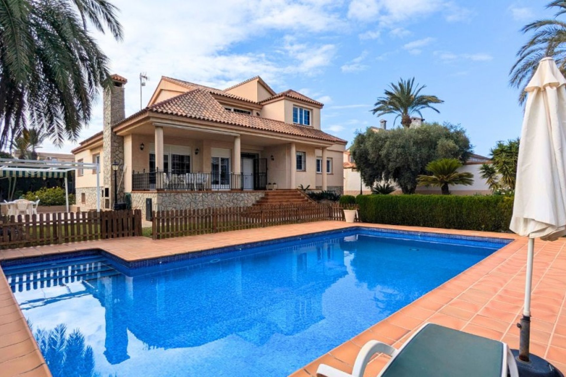 Herverkoop - Detached House / Villa - Mil Palmeras