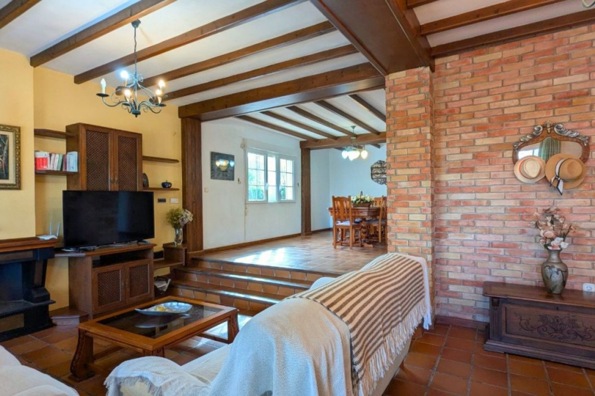 Herverkoop - Detached House / Villa - Mil Palmeras