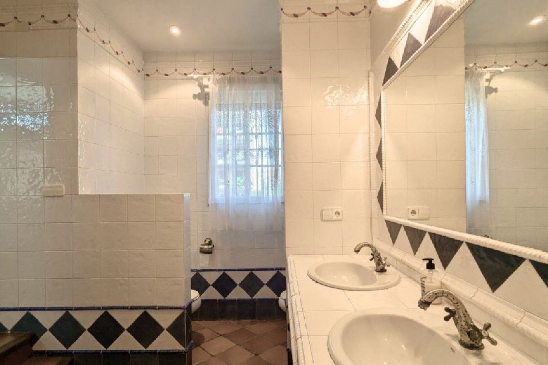 Herverkoop - Detached House / Villa - Mil Palmeras