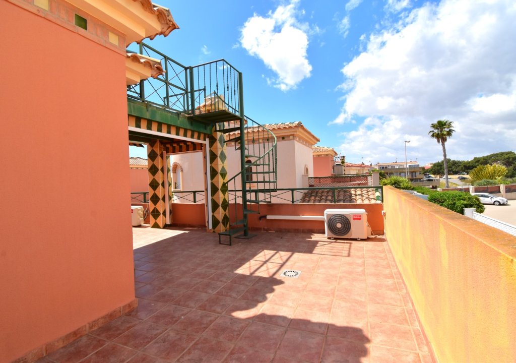 Herverkoop - Detached House / Villa - Orihuela Costa - Playa Flamenca