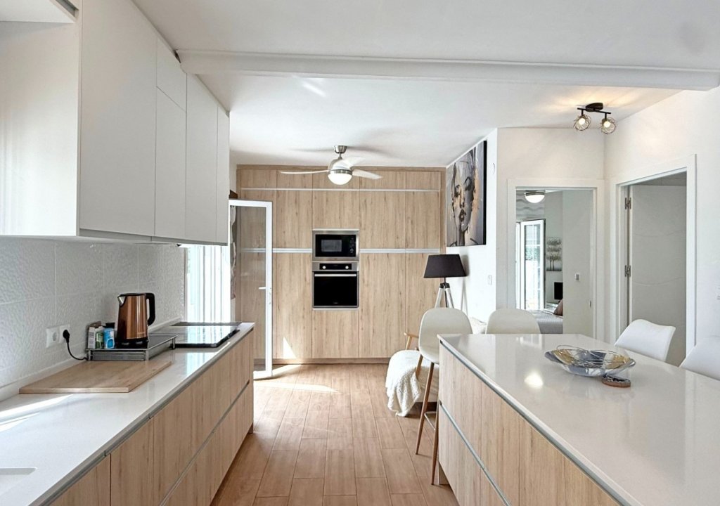 Herverkoop - Detached House / Villa - Orihuela Costa - Villamartín