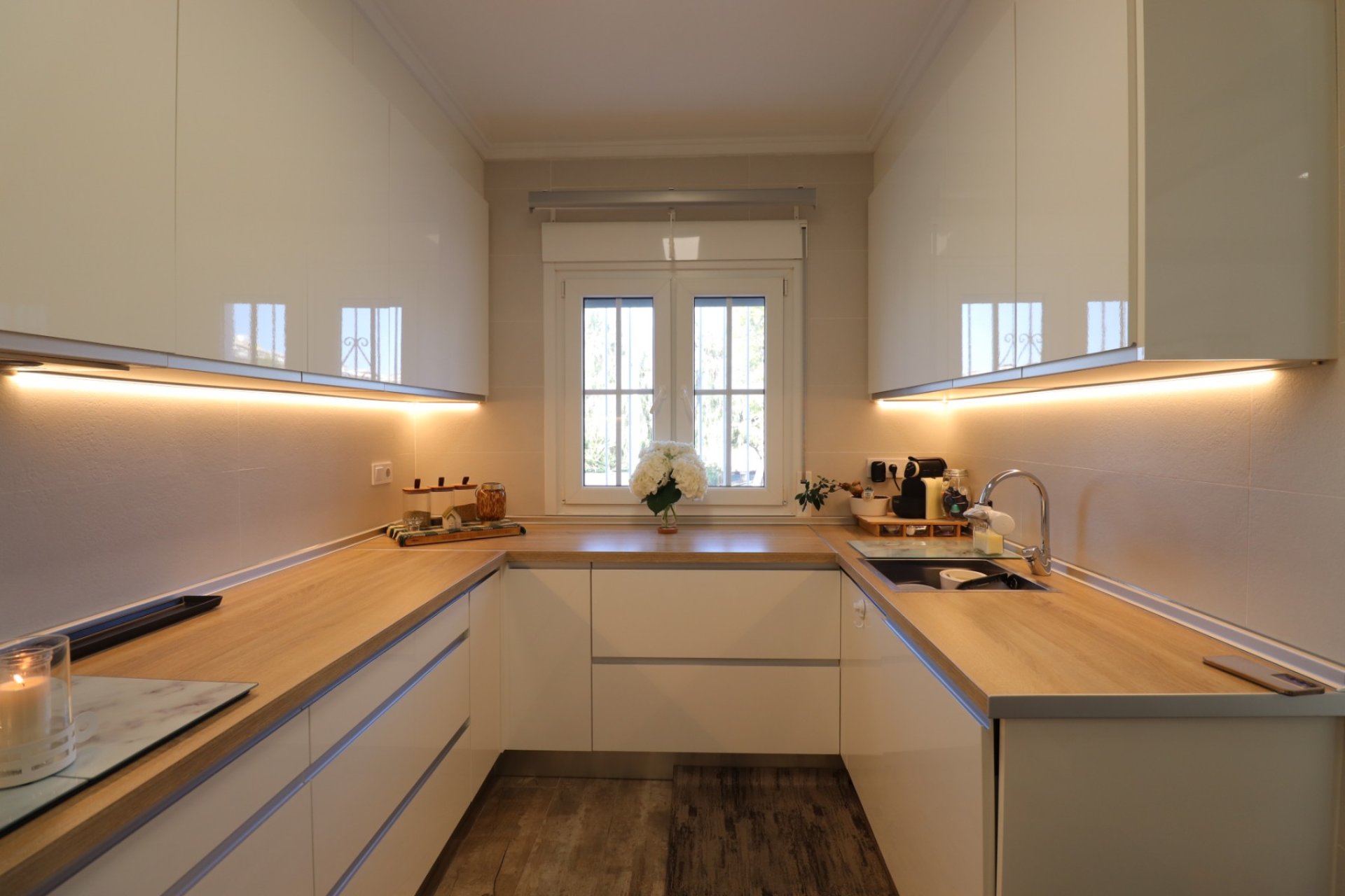 Herverkoop - Detached House / Villa - Orihuela Costa - Villamartin