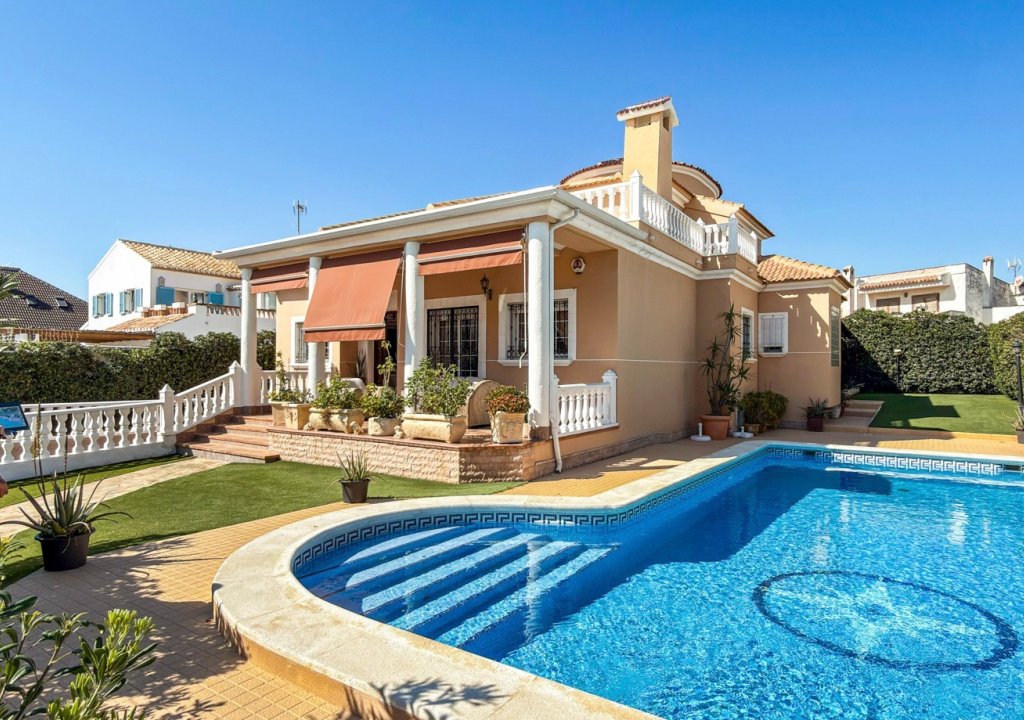 Herverkoop - Detached House / Villa - Torrevieja - Torrelamata - La Mata