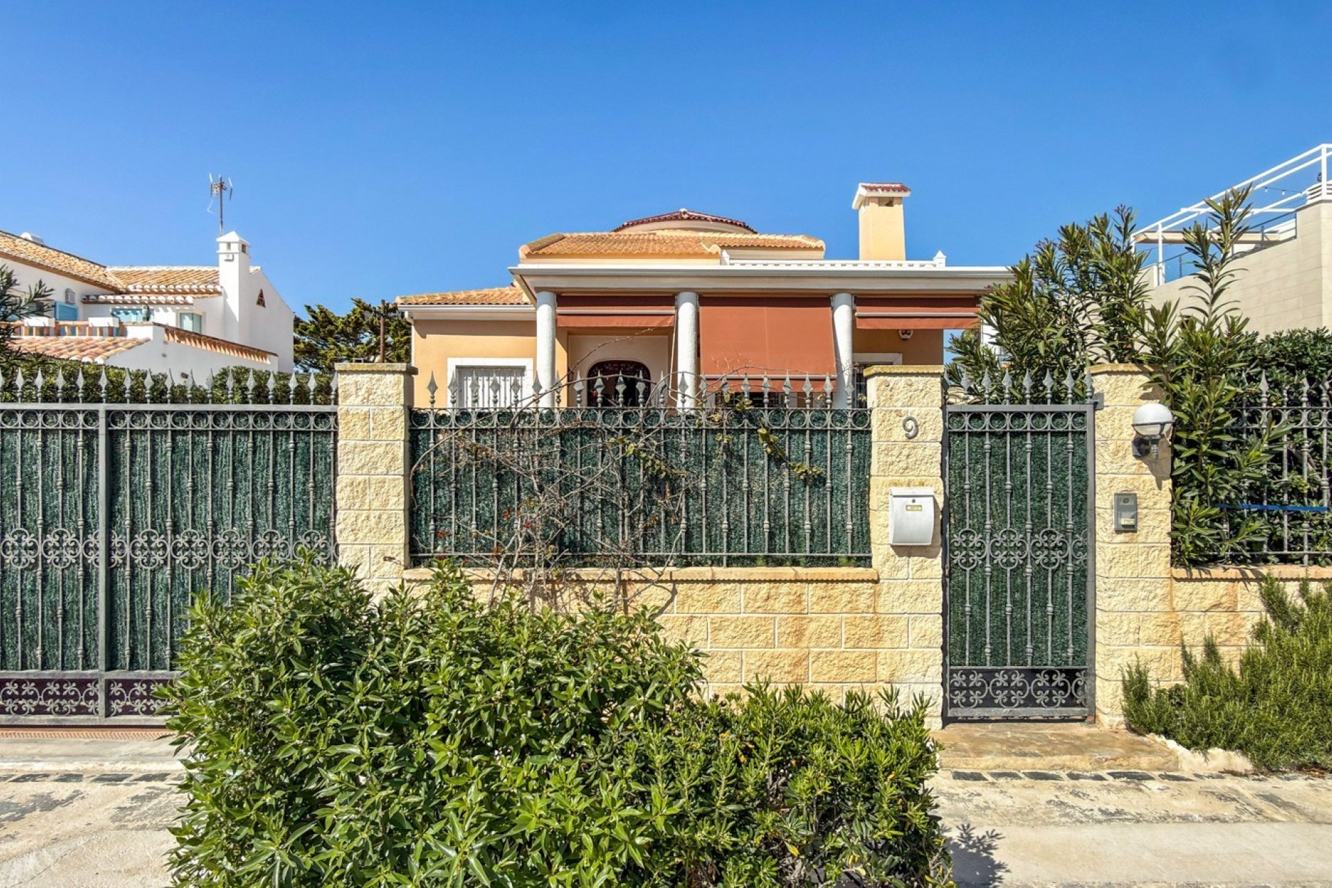 Herverkoop - Detached House / Villa - Torrevieja - Torrelamata - La Mata