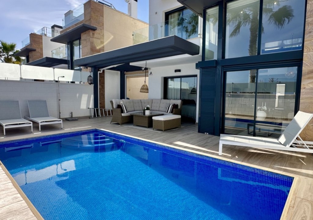 Herverkoop - Detached villa - Orihuela Costa - Lomas de Cabo Roig