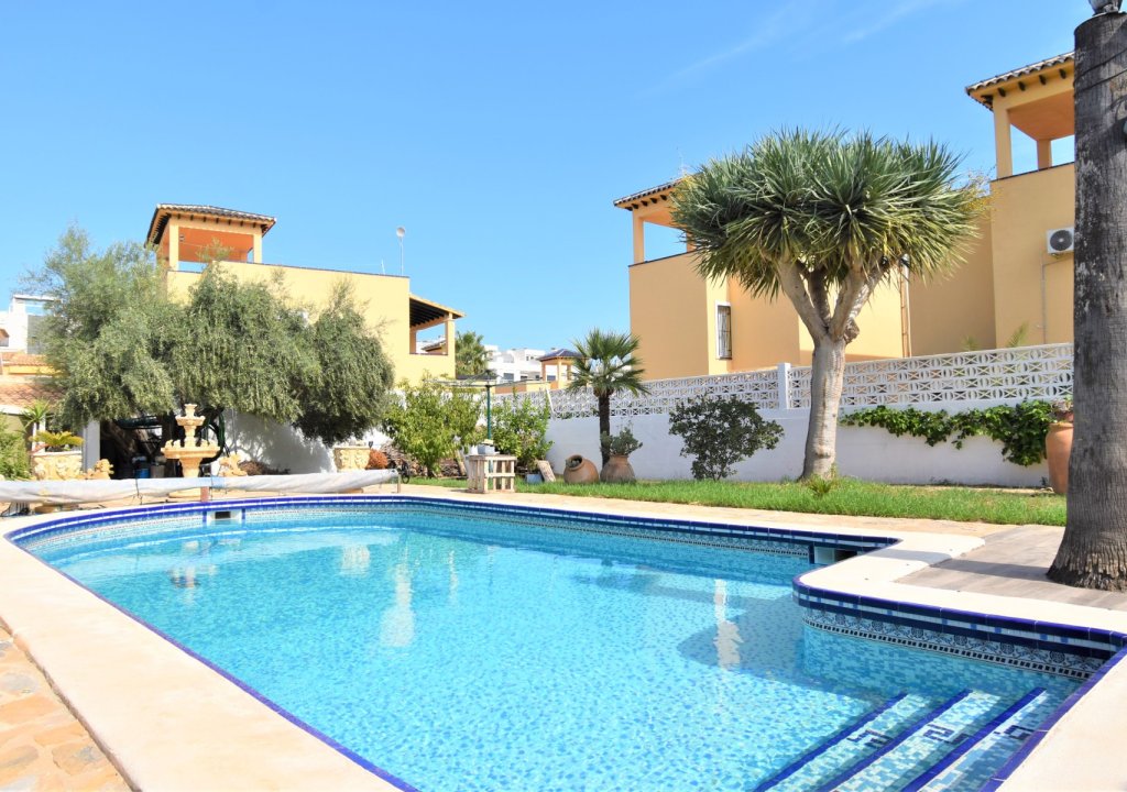 Herverkoop - Detached villa - Orihuela Costa - Villamartin