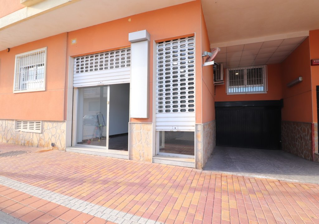 Herverkoop - Reclame - Formentera del Segura - Formentera - Village