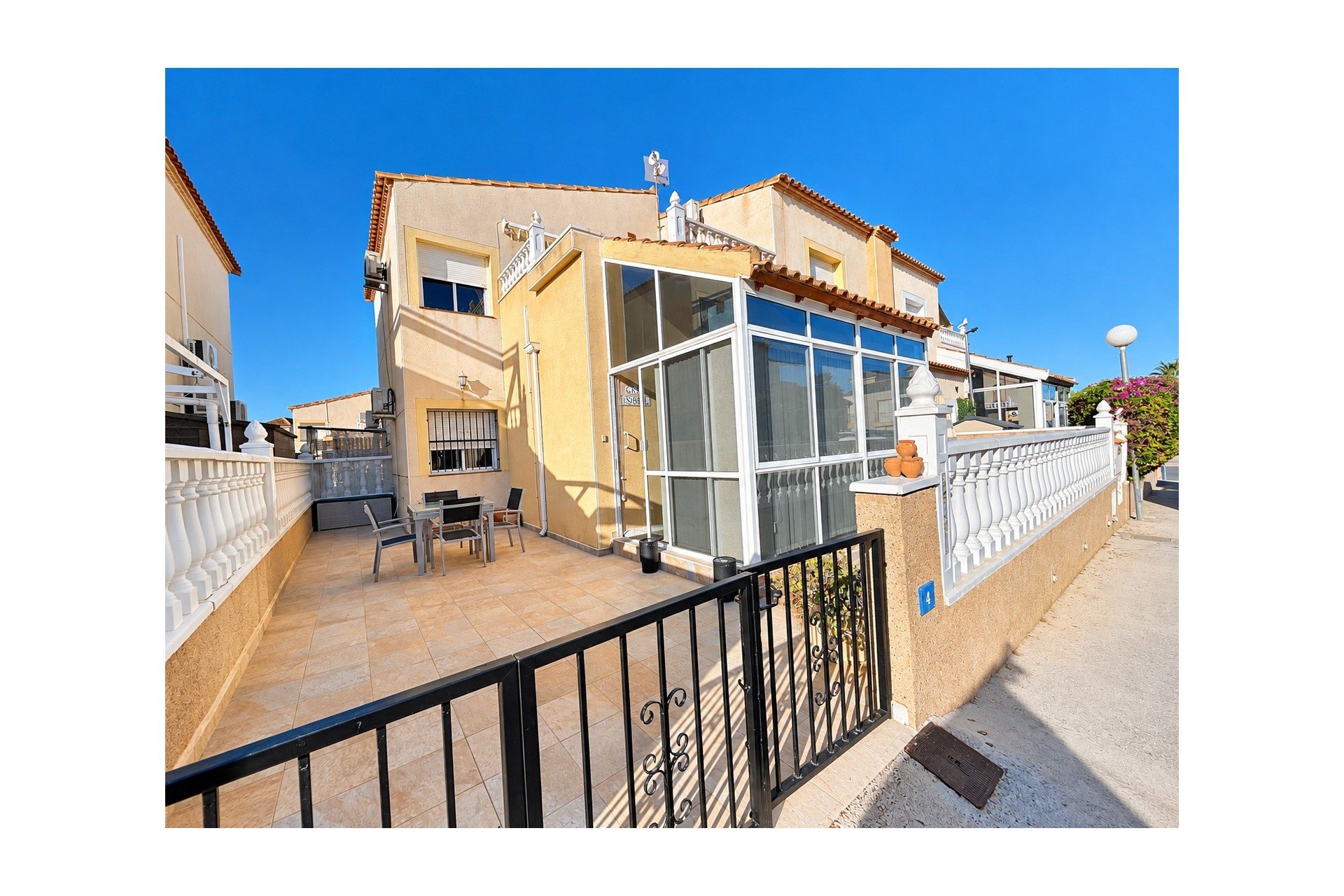 Herverkoop - Semi Detached - Algorfa - Montebello