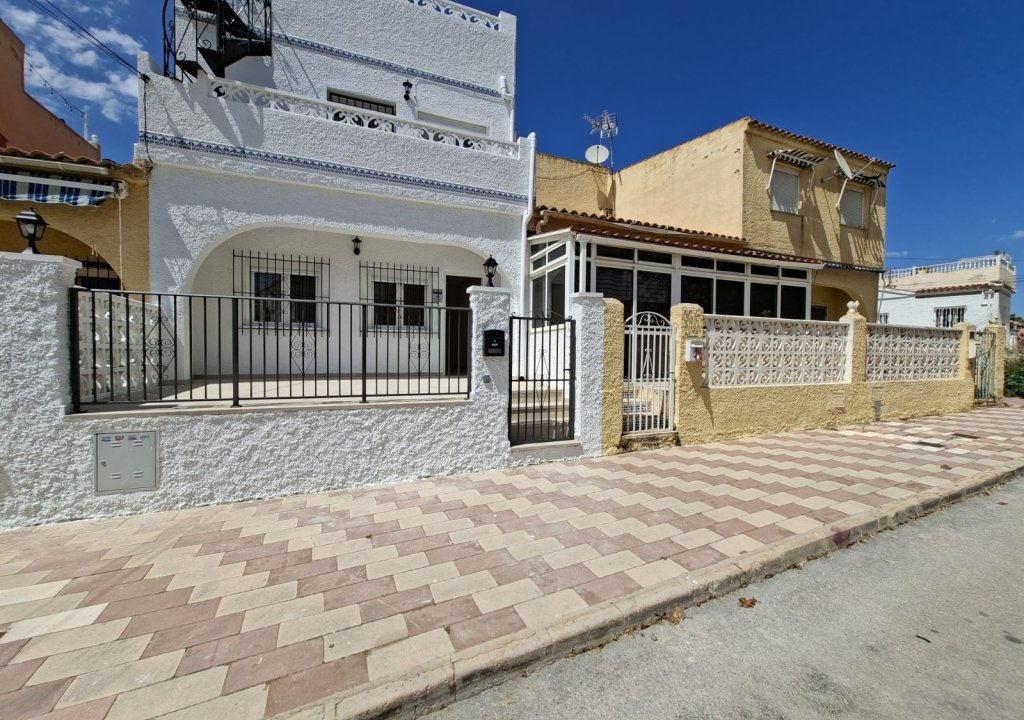 Herverkoop - Semi Detached - La Marina - La Marina - Urbanization