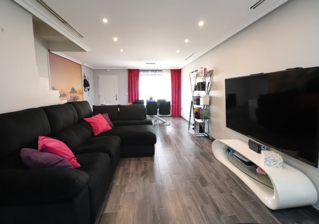 Herverkoop - Semi Detached - Redovan - Redovan - Town