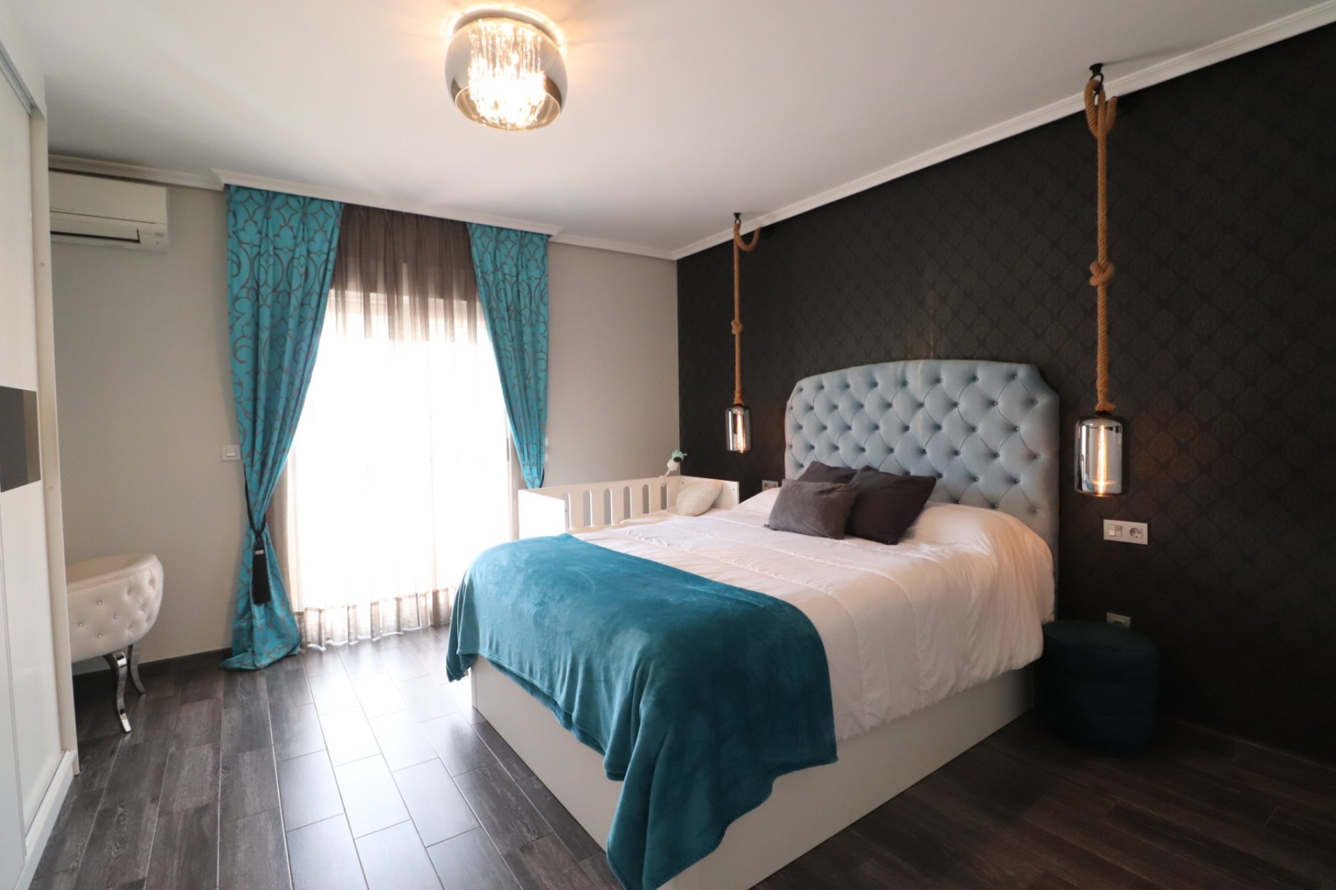 Herverkoop - Semi Detached - Redovan - Redovan - Town