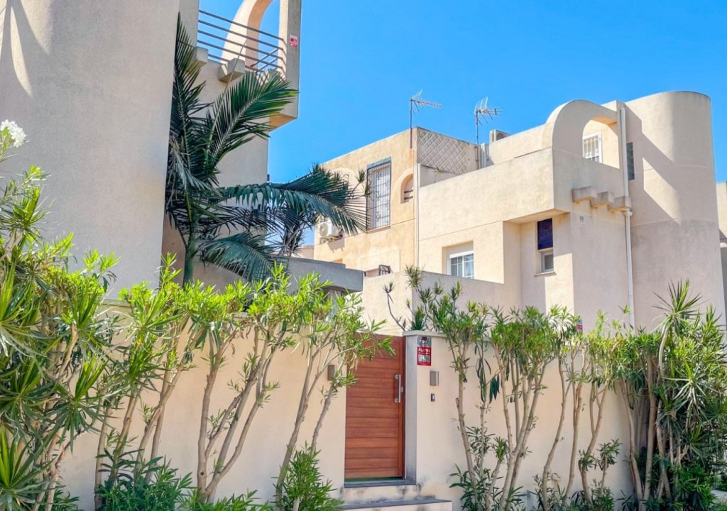 Herverkoop - Semi Detached - Torrevieja - La Siesta - El Salado -  Torreta