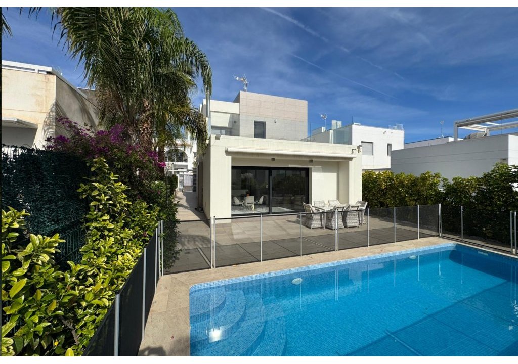 Herverkoop - Villa - Ciudad Quesada - Pueblo Bravo