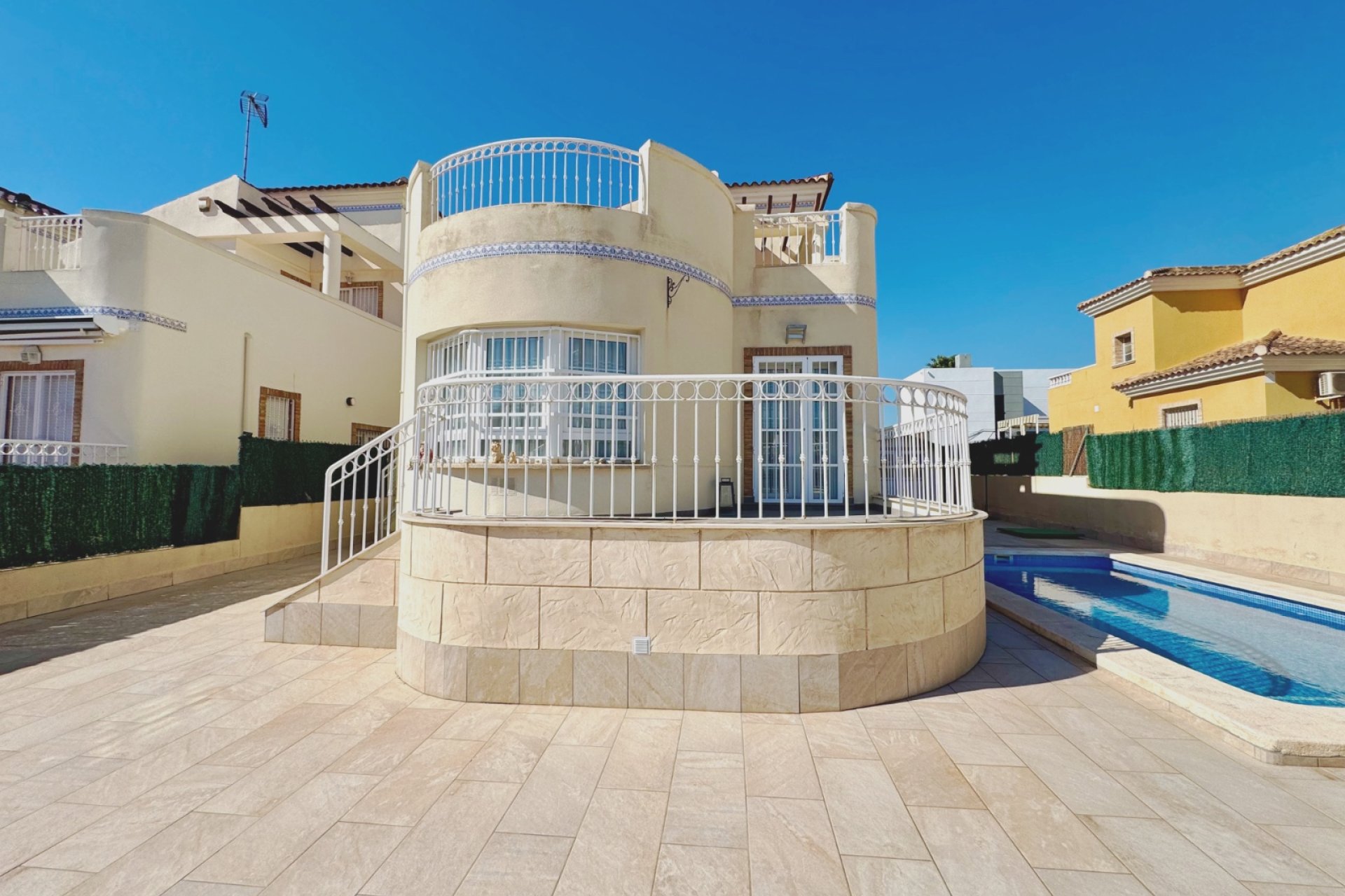 Herverkoop - Villa - Guardamar del Segura - El Raso