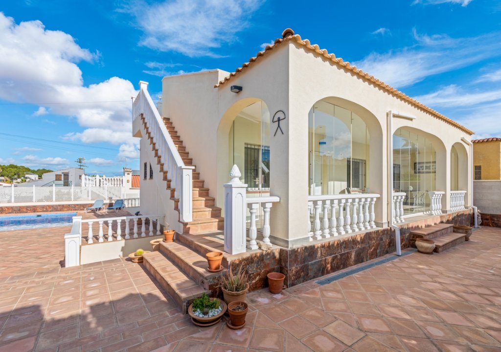 Herverkoop - Villa - Torrevieja - Los Balcones