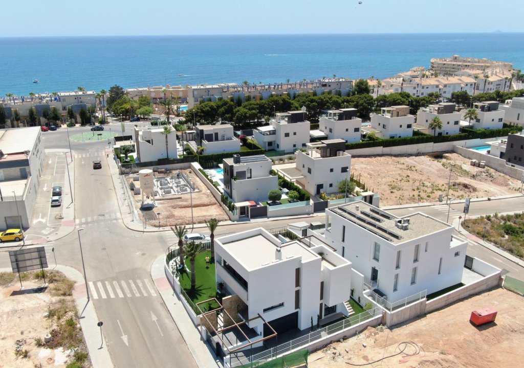 Obra nueva - Villa - Orihuela Costa - Campoamor