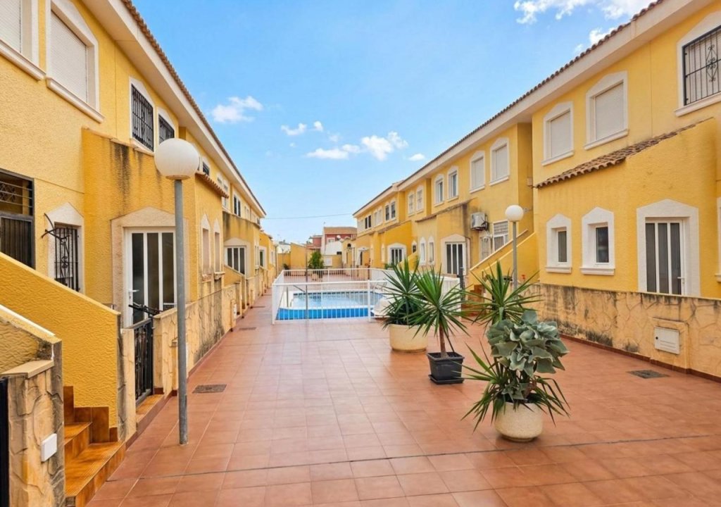 Resale - Apartment - Formentera del Segura