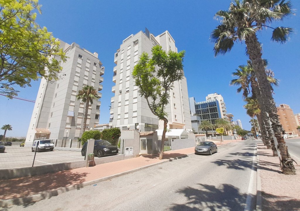 Resale - Apartment - Guardamar del Segura - Puerto Deportivo