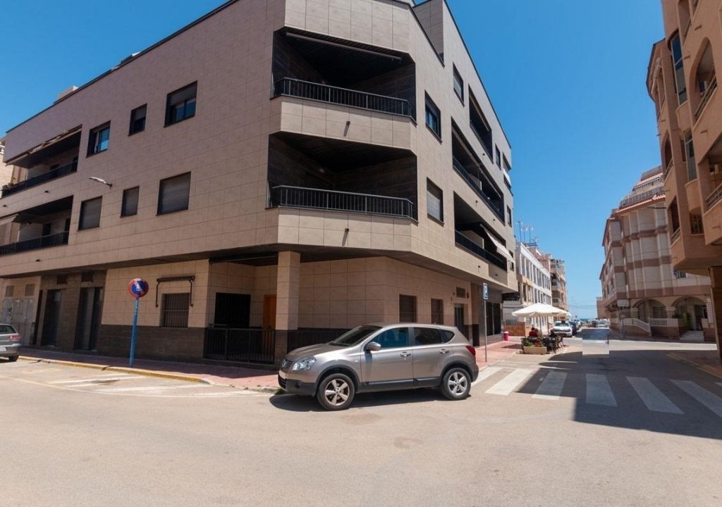 Resale - Apartment - La Mata - La Mata - Town
