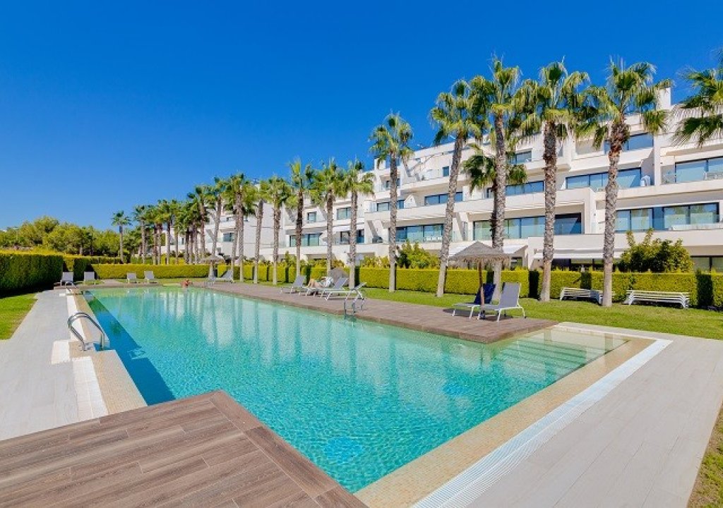 Resale - Apartment - Las Colinas Golf Resort