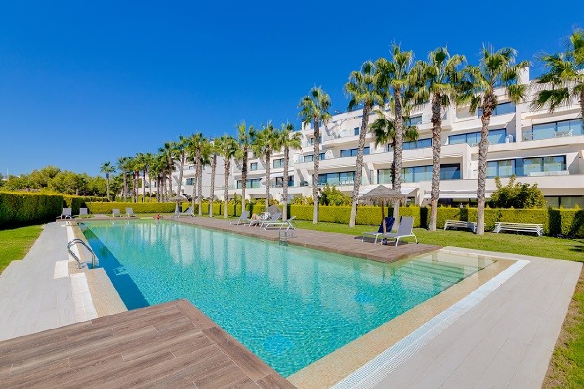Resale - Apartment - Las Colinas Golf Resort