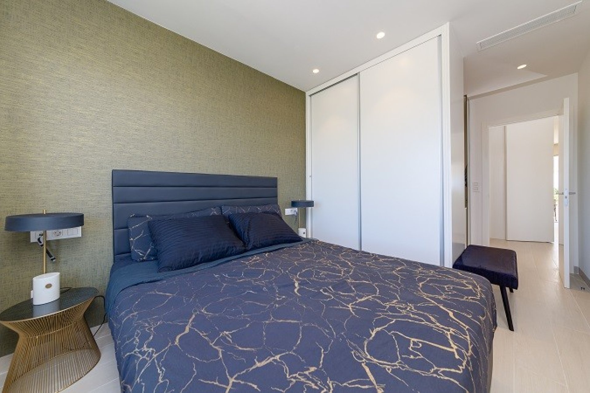 Resale - Apartment - Las Colinas Golf Resort