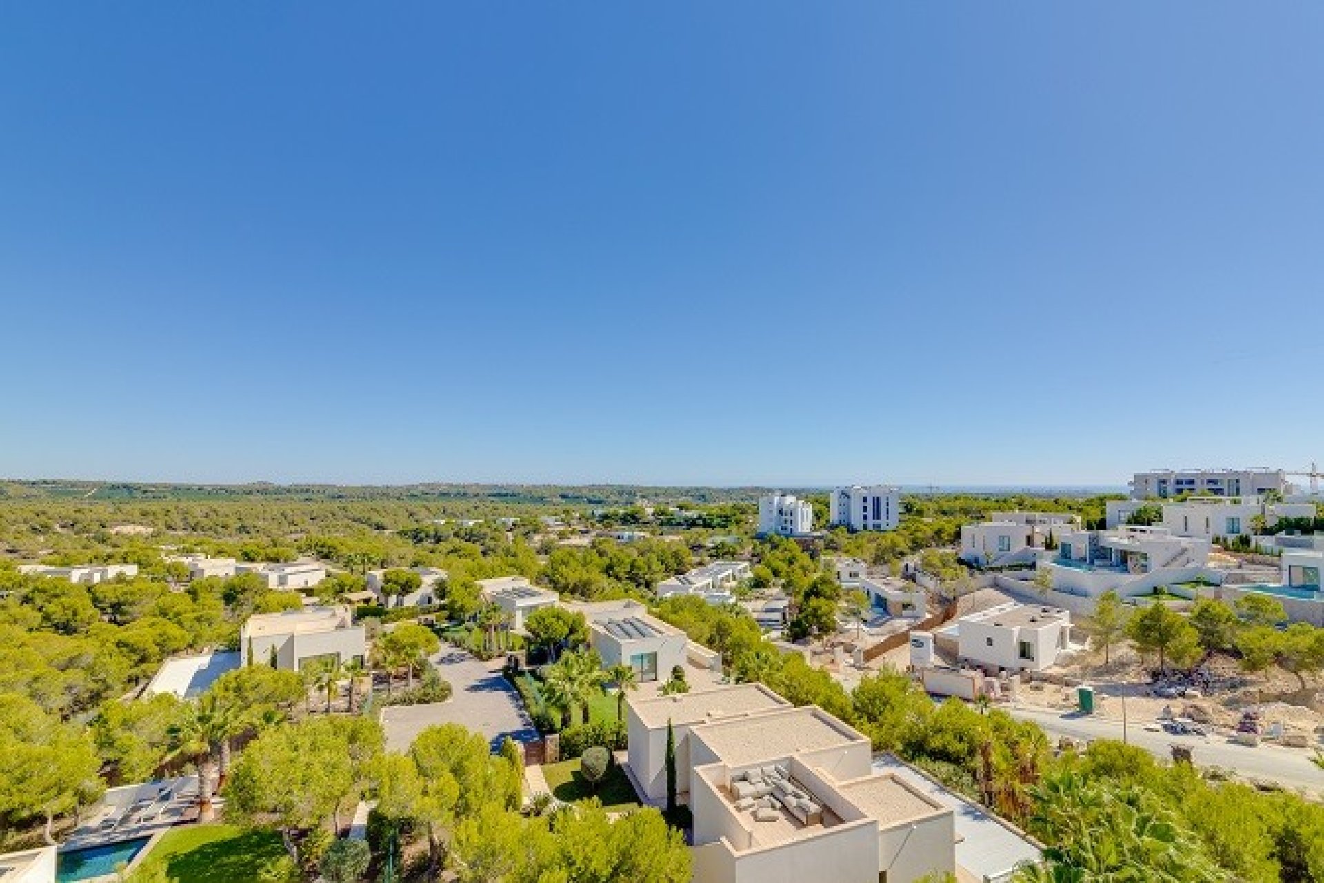 Resale - Apartment - Las Colinas Golf Resort
