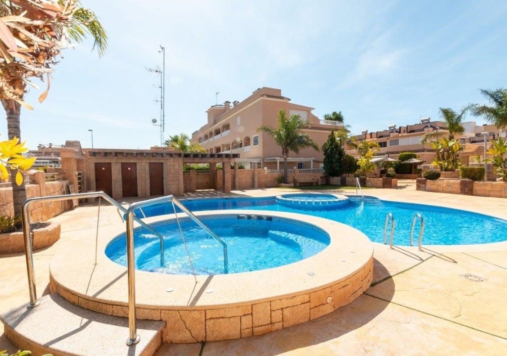 Resale - Apartment - Orihuela Costa - Los Dolses